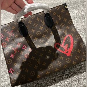 Cute LOVE bag!